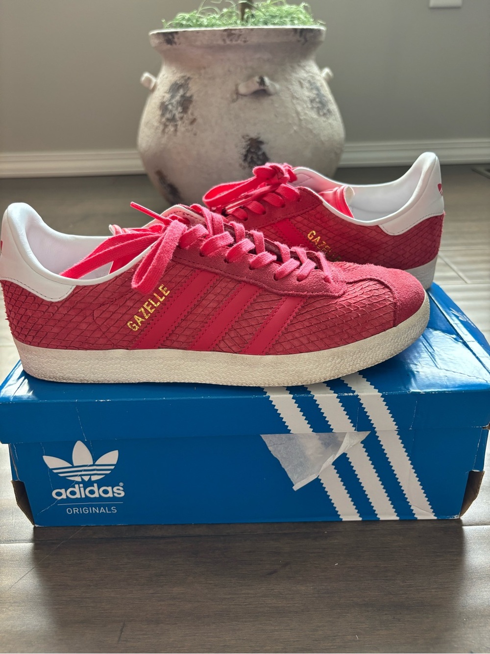 Adidas Originals Gazelle Women's Core Pink Off White Suede BB5174 Size 6.5